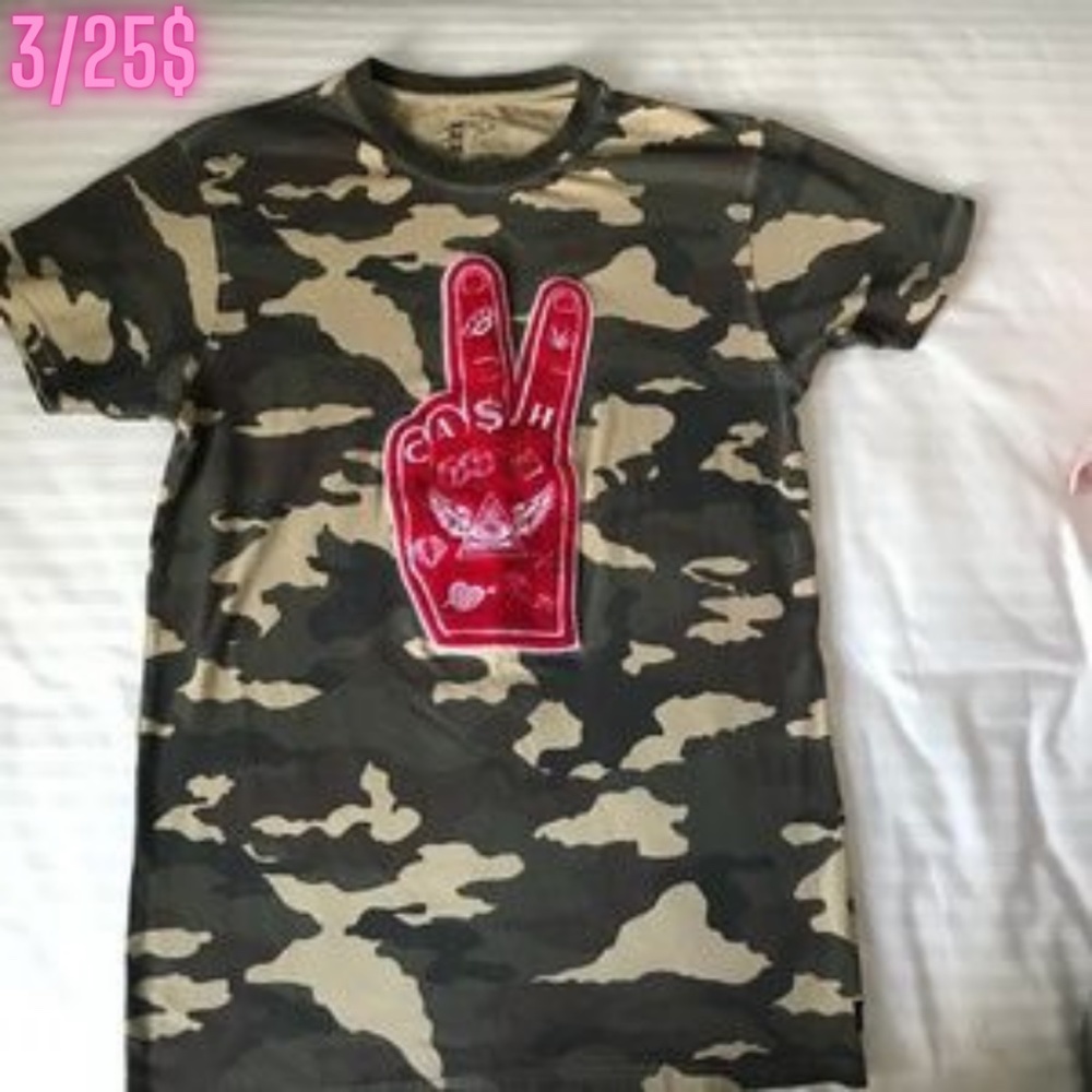 Bleecker & Mercer - Green Camuflage t shirt - 3/25$